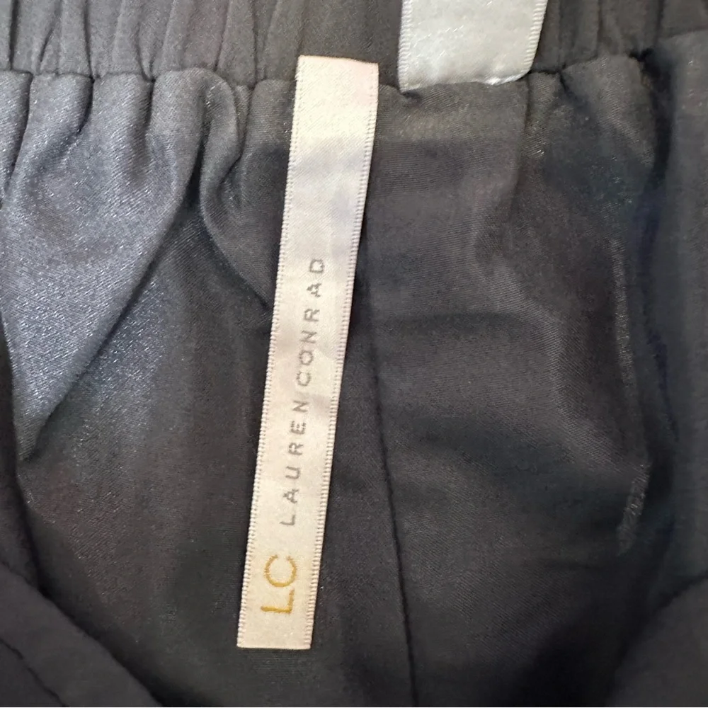 LC Lauren Conrad Black High Waist Scalloped Shorts - Picture 3 of 6